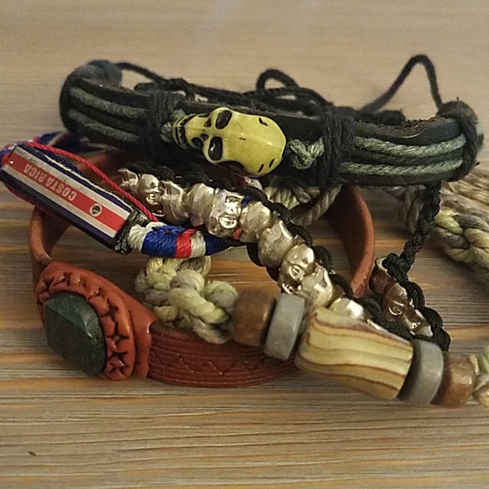 Various bracelets - Picture 2 of 2